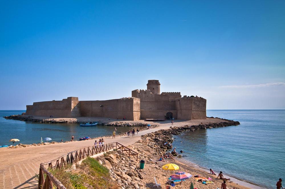 Appartamento Le Castella Le Castella  Exteriör bild